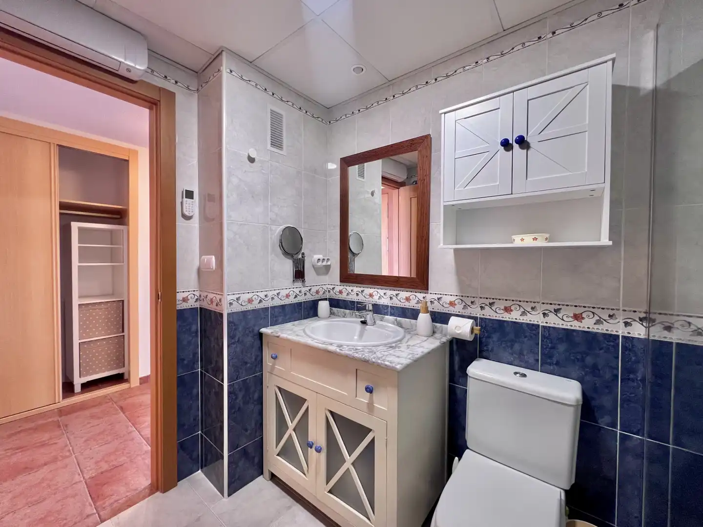Bathroom of Flat for rent in Villajoyosa / La Vila Joiosa  with Air Conditioner, Private garden and Terrace