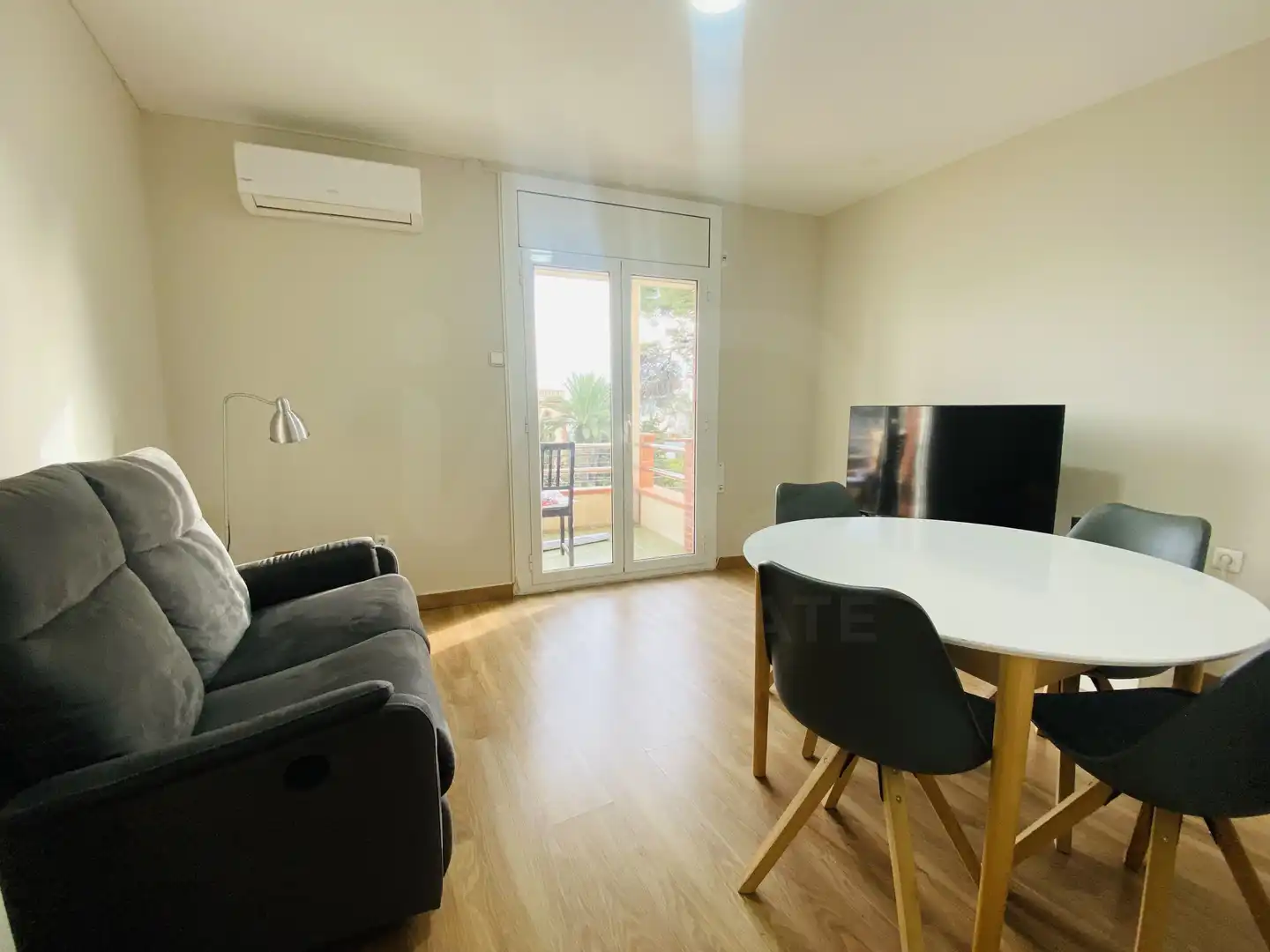 Schlafzimmer von Wohnung zur Miete in Sitges mit Klimaanlage und Terrasse