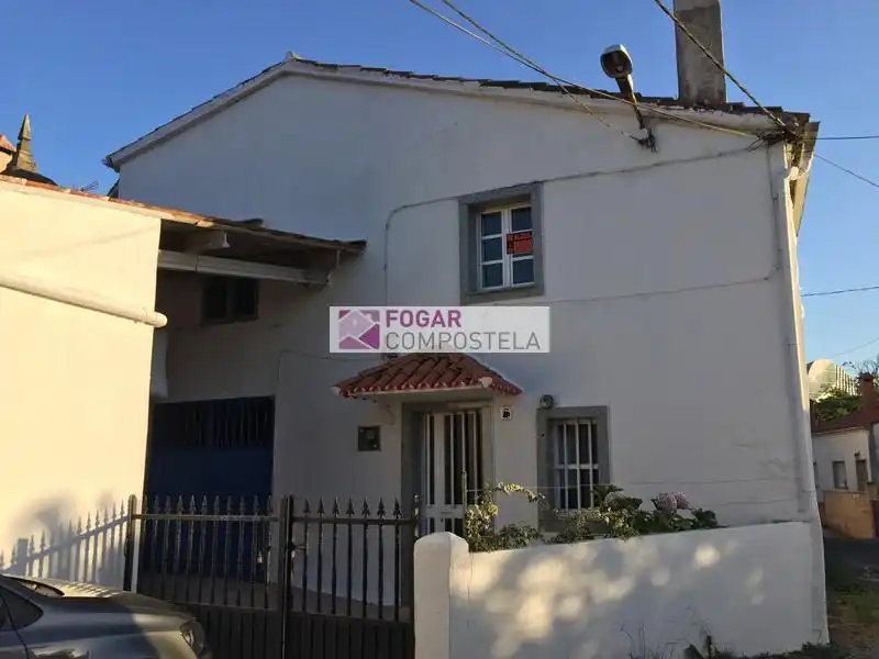 Vista exterior de Casa o chalet en venta en Santiago de Compostela 