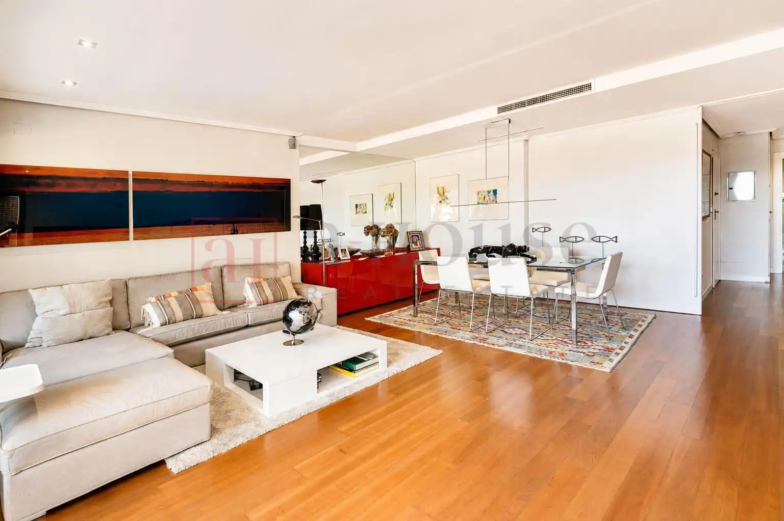 Wohnzimmer von Erdgeschoss zum Verkauf in Madrid mit Klimaanlage, Heizung und Privatgarten