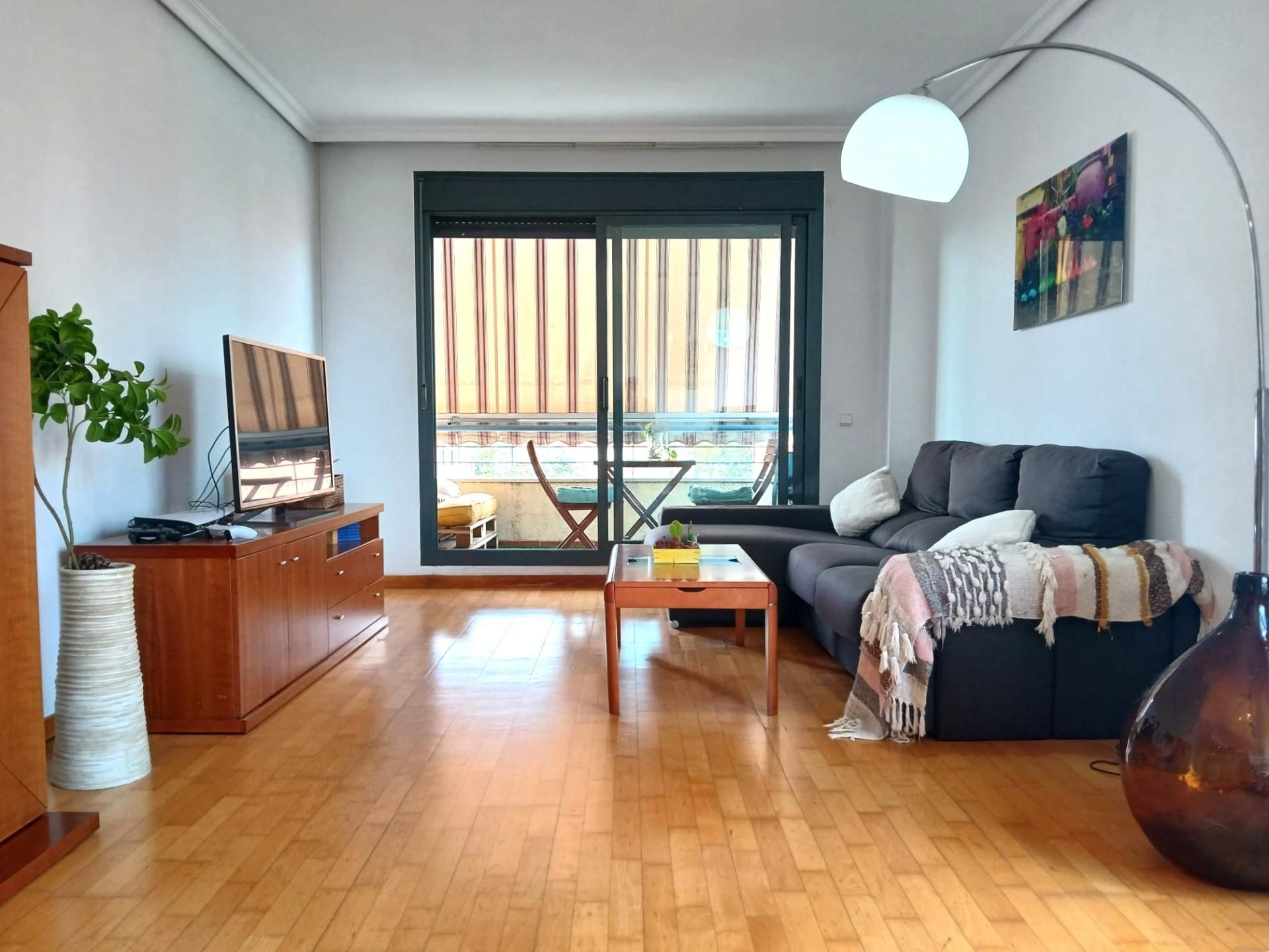 Flat for sale in Calle WALTER BENJAMIN, Castellarnau