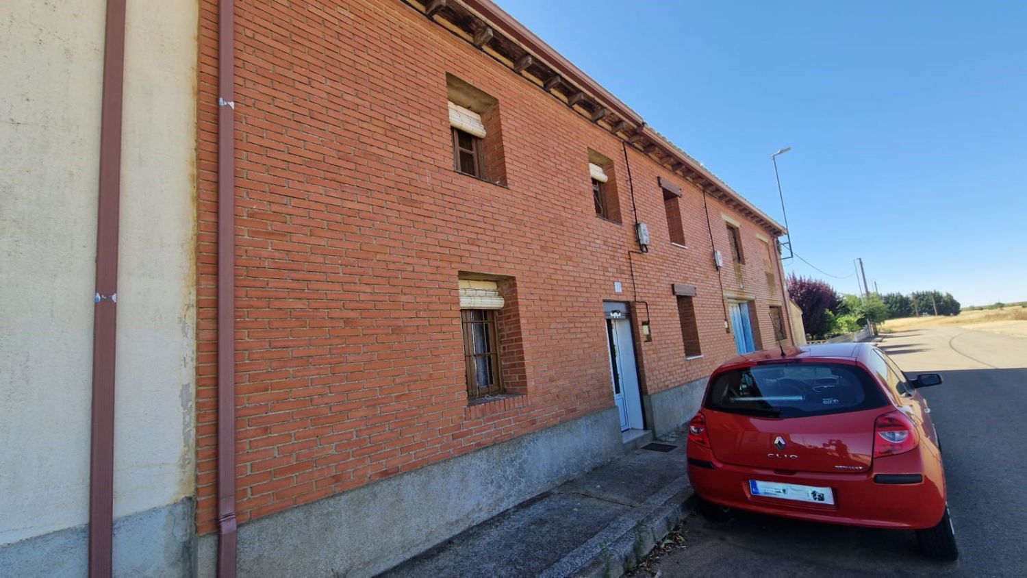 Exterior view of House or chalet for sale in Santas Martas  with Terrace, Storage room and Furnished