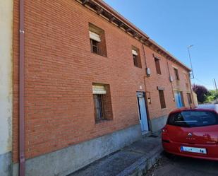 Exterior view of House or chalet for sale in Santas Martas  with Terrace, Storage room and Furnished