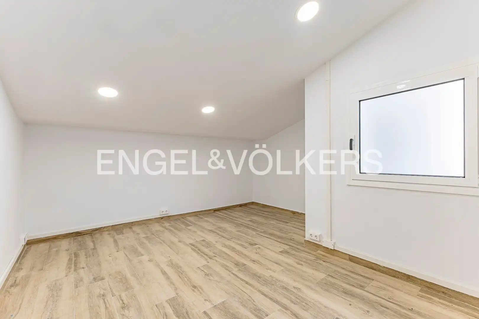 Piso en venta en Barcelona con Aire acondicionado, Calefacción y Terraza