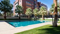 Piscina de Àtic en venda en  Granada Capital amb Calefacció, Jardí privat i Terrassa