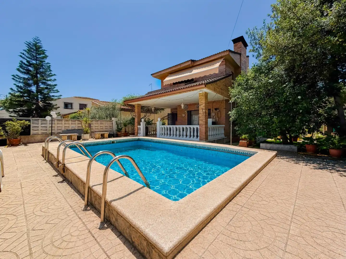 Piscina de Casa o xalet en venda en L'Eliana amb Aire condicionat, Jardí privat i Terrassa