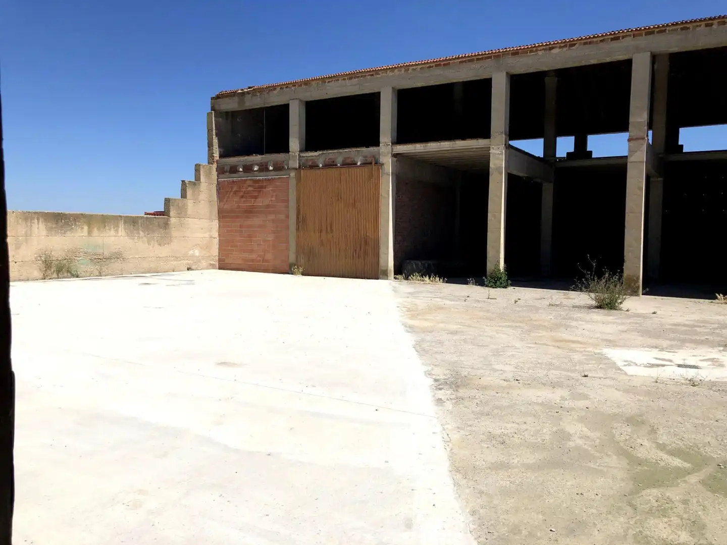 Vista exterior de Nave industrial de alquiler en Bellvís