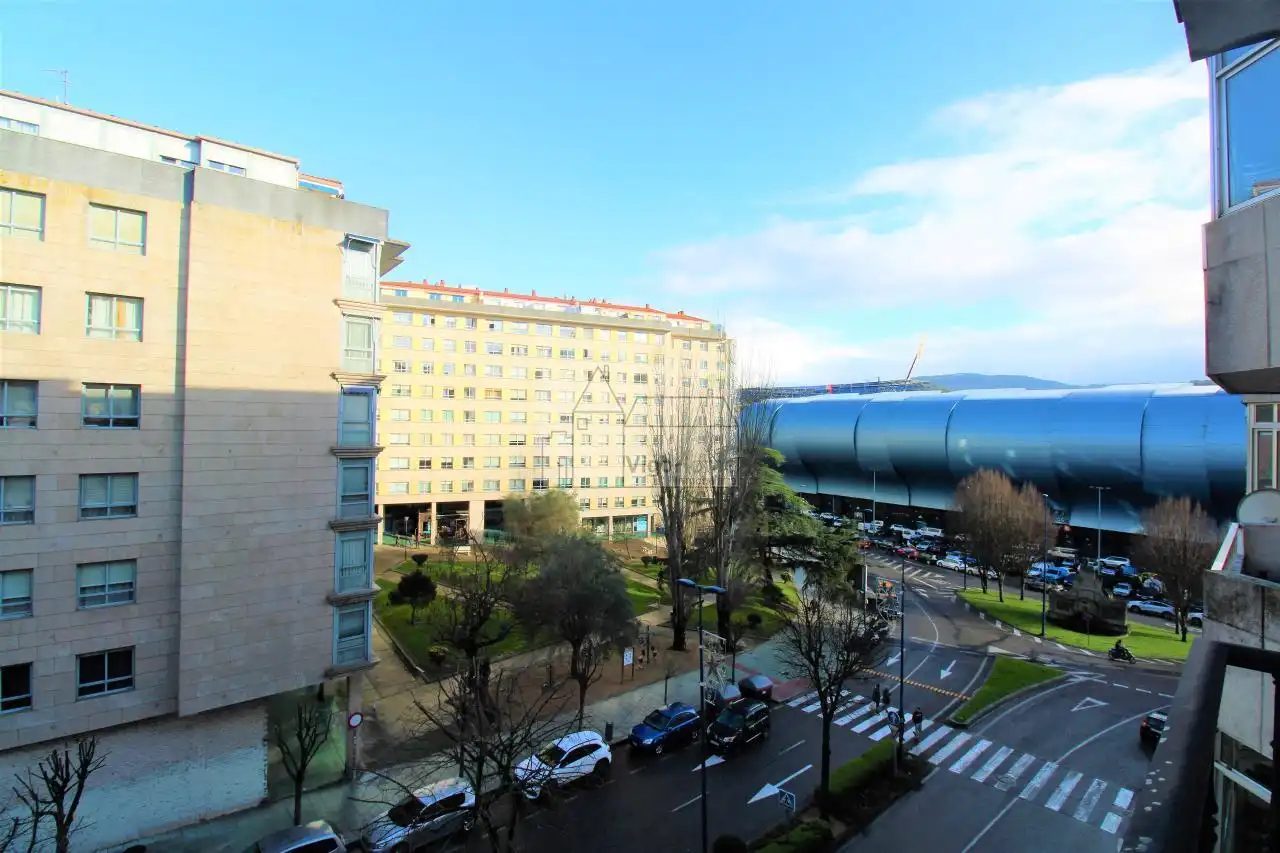 Außenansicht von Wohnung zur Miete in Vigo  mit Heizung, Terrasse und Möbliert