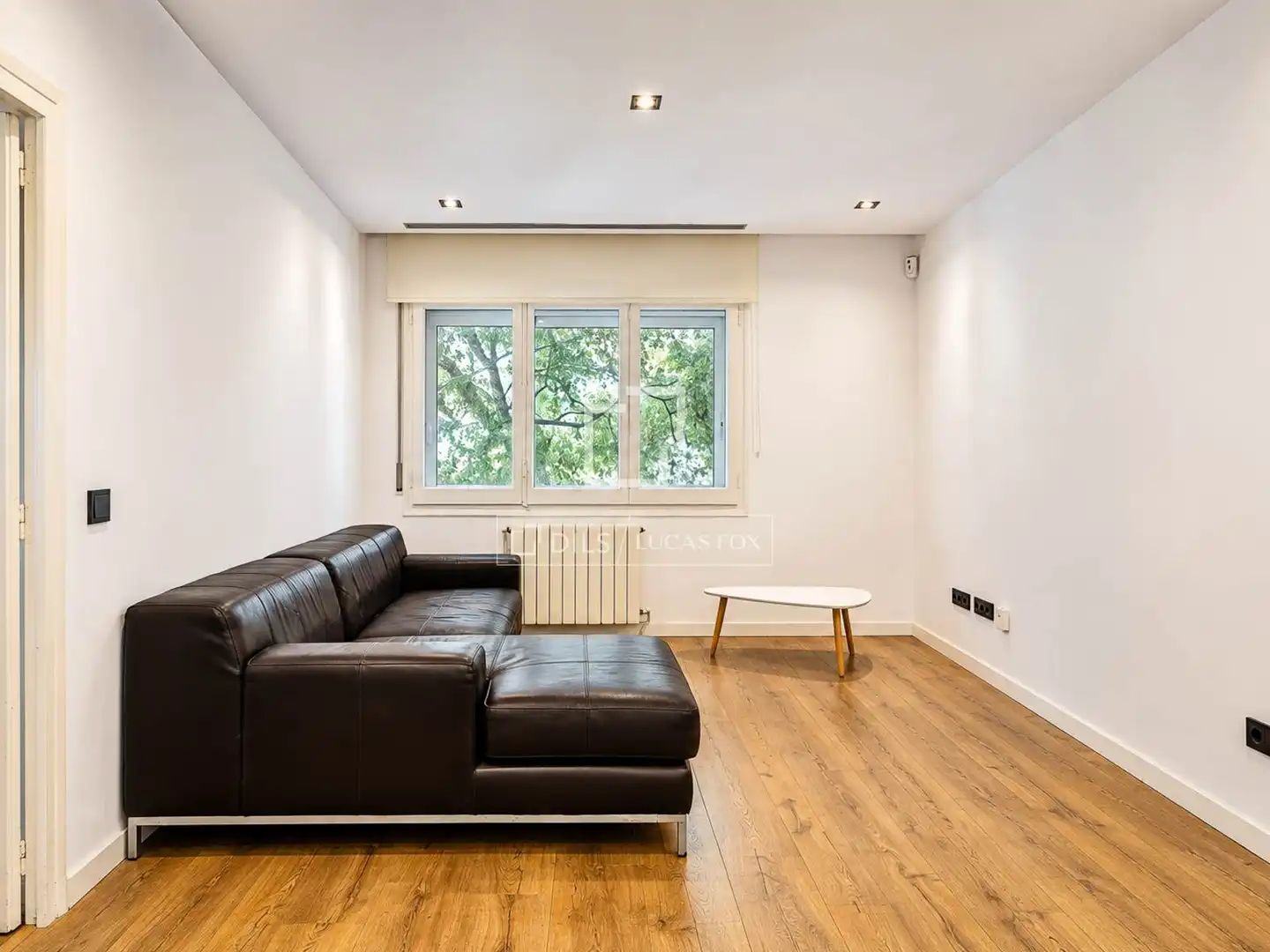 Vista exterior de Piso en venta en Eixample