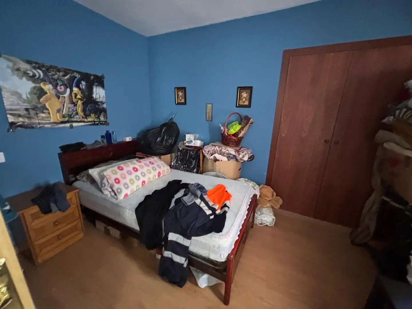 Dormitori de Pis en venda en Oviedo  amb Calefacció, Parquet i Moblat