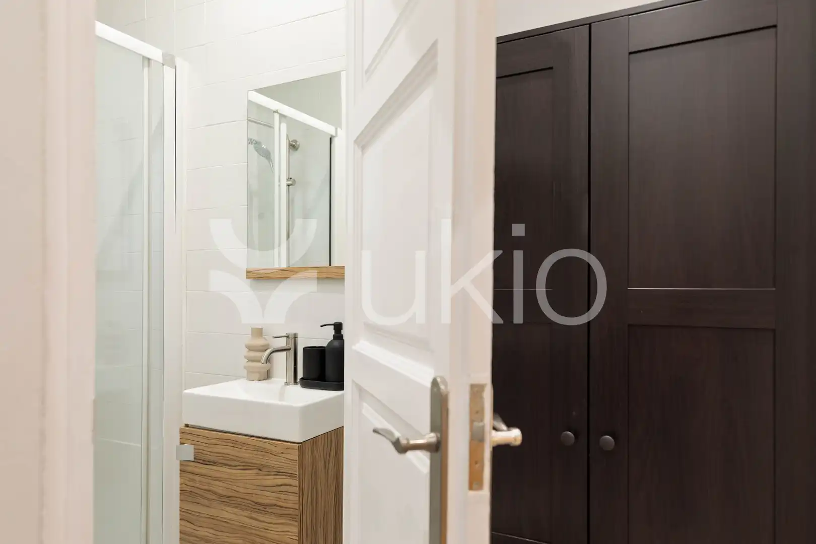 Badezimmer von Wohnungen zur Miete in Barcelona mit Klimaanlage, Heizung und Möbliert