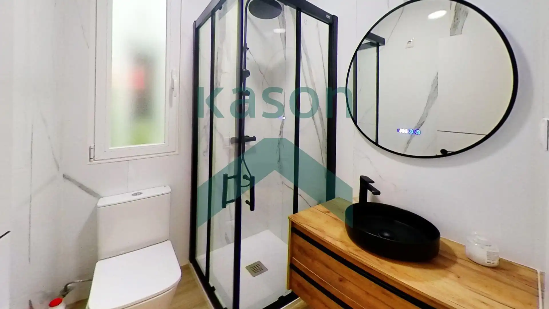 Badezimmer von Wohnungen zum Verkauf in Madrid mit Klimaanlage