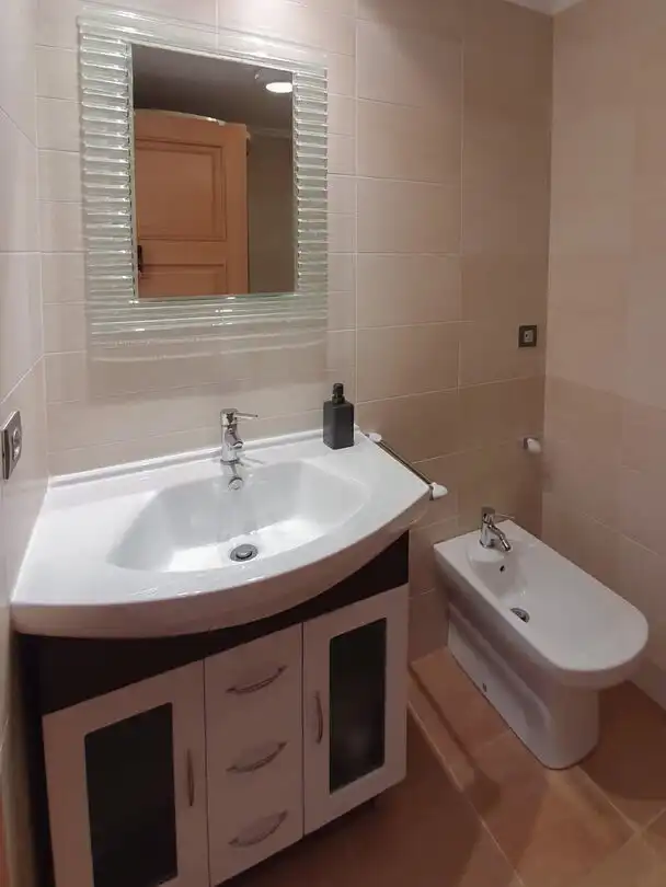 Badezimmer von Wohnung zur Miete in Malpica de Bergantiños mit Heizung, Möbliert und Balkon