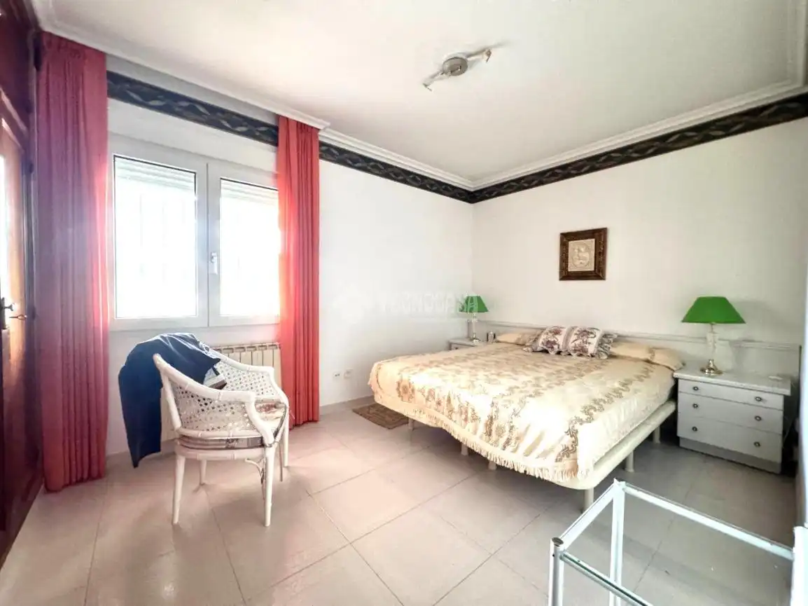 Bedroom of Houses for sale in Valladolid  with Air Conditioner, Parquet flooring and Furnished