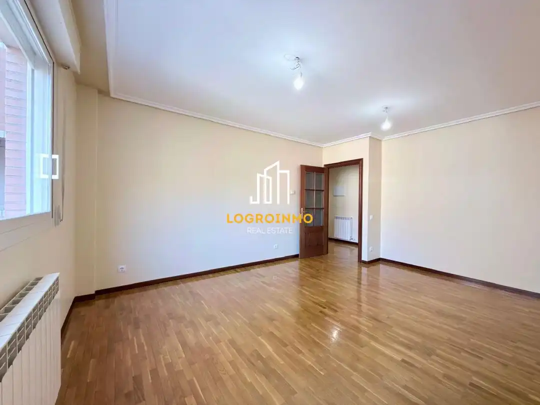 Living room of Flat for sale in Lardero  with Heating, Storage room and Furnished