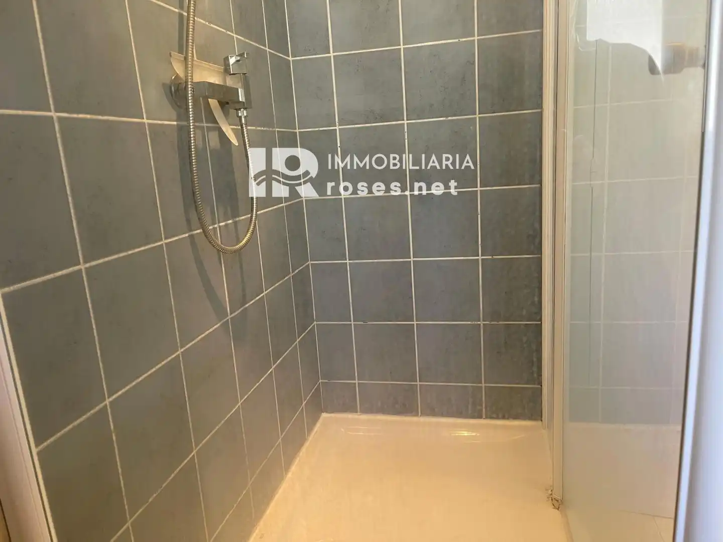 Baño de Piso en venta en Roses con Aire acondicionado, Terraza y Trastero