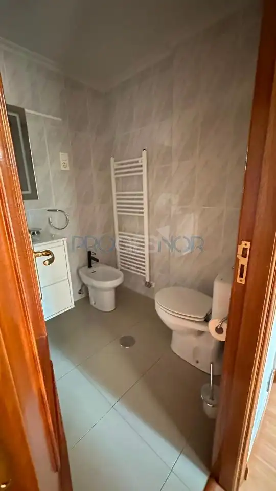 Baño de Apartamento en venta en San Andrés del Rabanedo con Calefacción