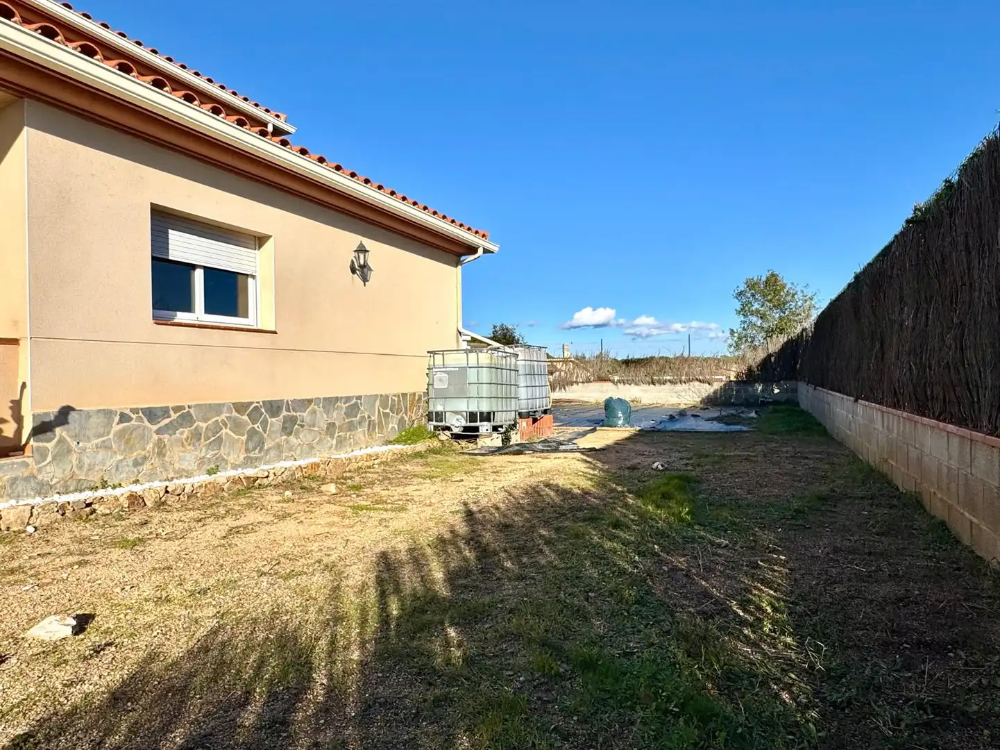 Vista exterior de Casa o xalet en venda en Vidreres amb Calefacció, Jardí privat i Terrassa