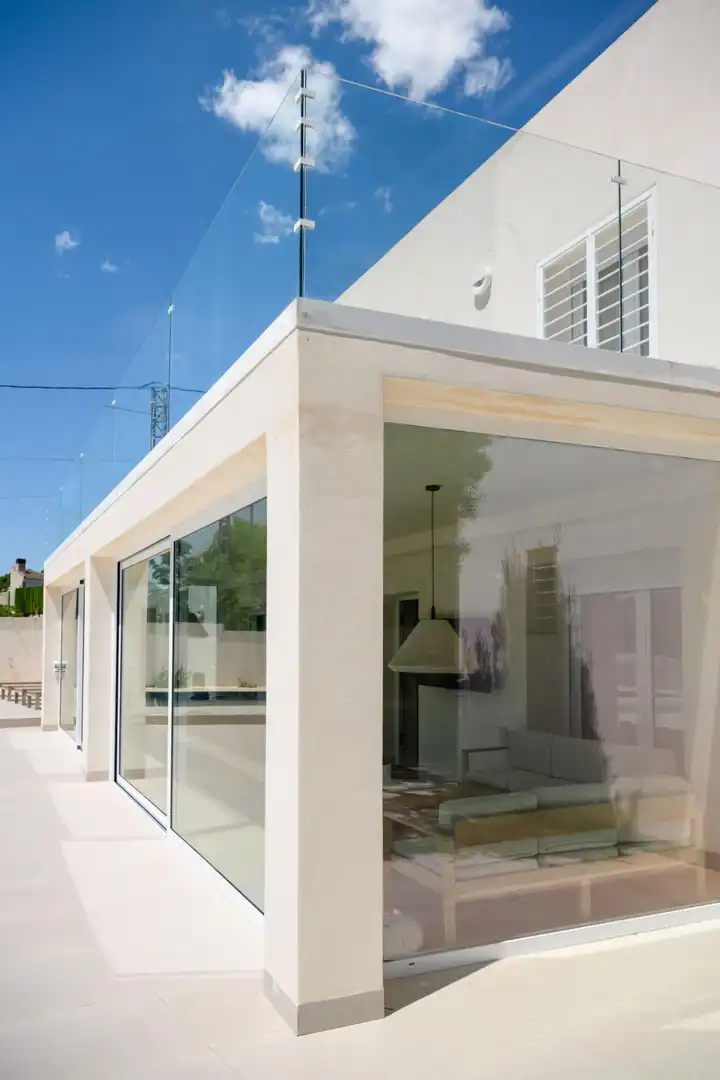 Vista exterior de Casa o xalet en venda en Enguera amb Aire condicionat, Calefacció i Piscina