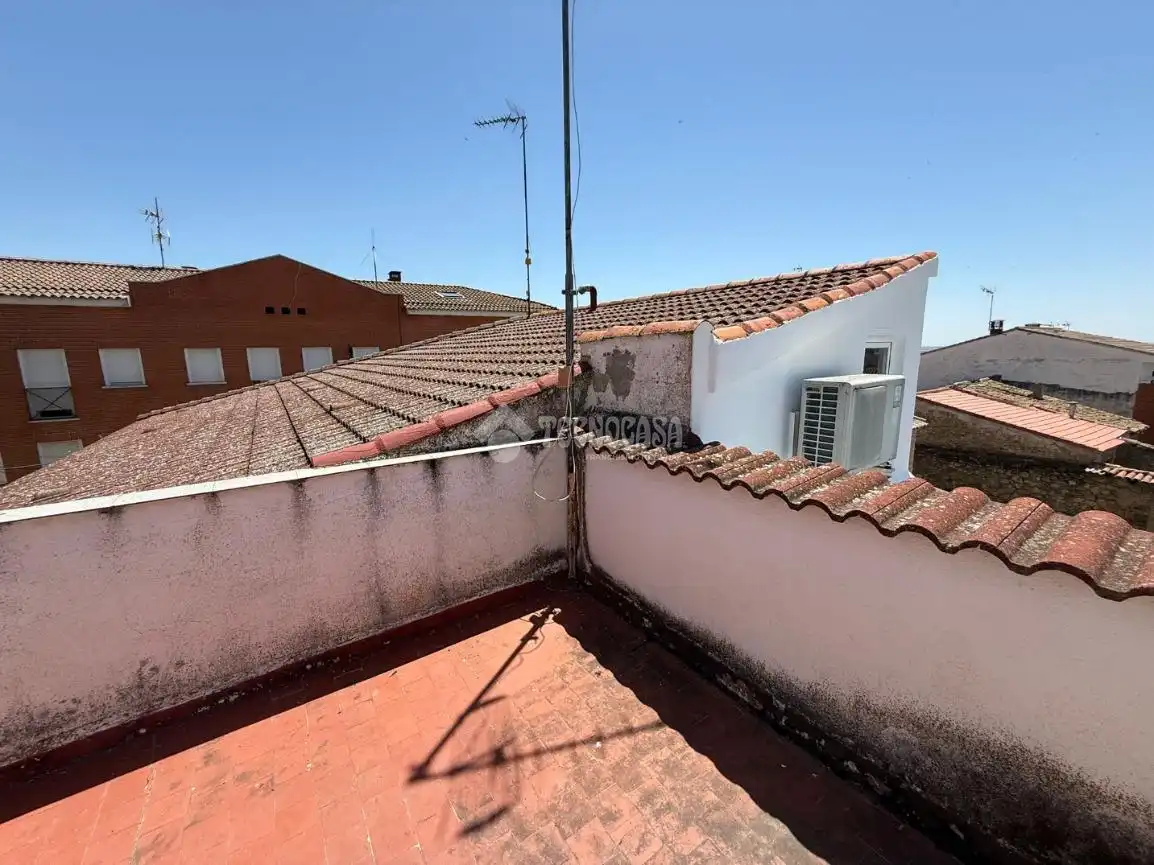 Vista exterior de Casa adosada en venda en Almorox amb Calefacció i Moblat