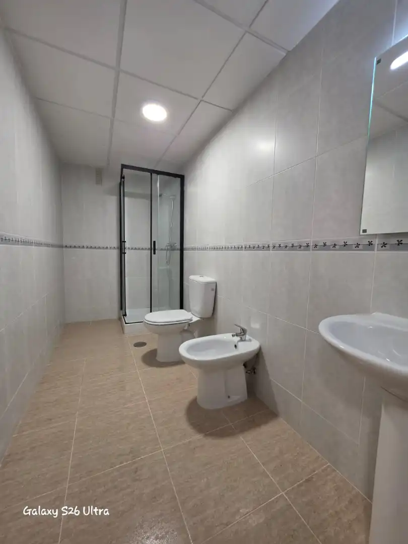 Baño de Piso de alquiler en Albatera con Aire acondicionado, Trastero y Amueblado