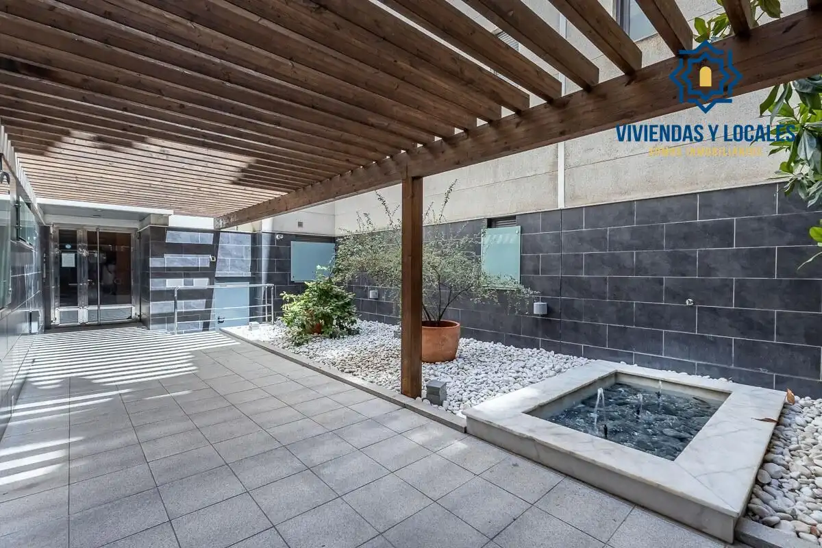 Terrassa de Pis en venda en Granada amb Piscina comunitària