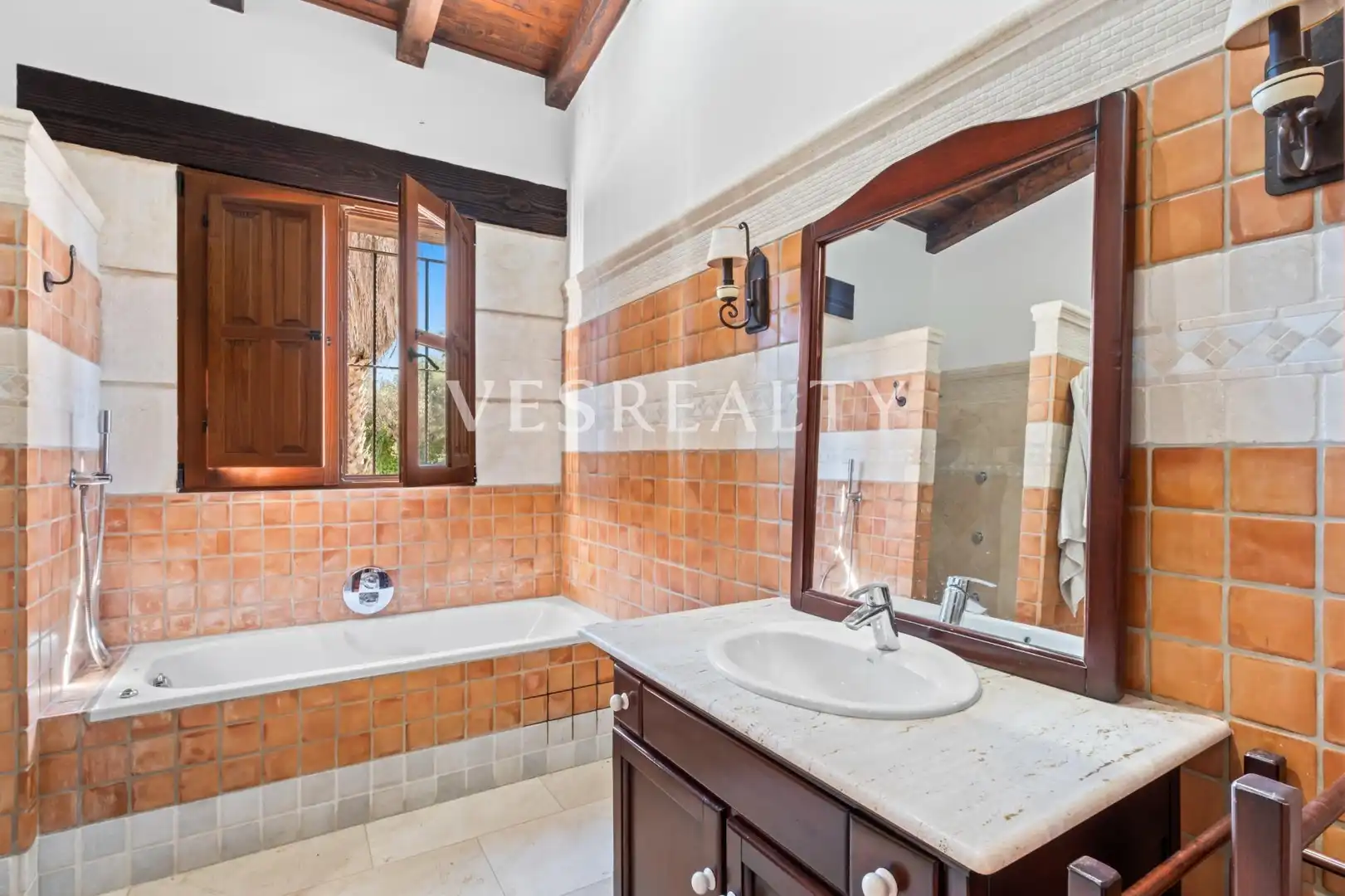 Vista exterior de Casa o xalet en venda en Elche / Elx amb Aire condicionat, Calefacció i Jardí privat
