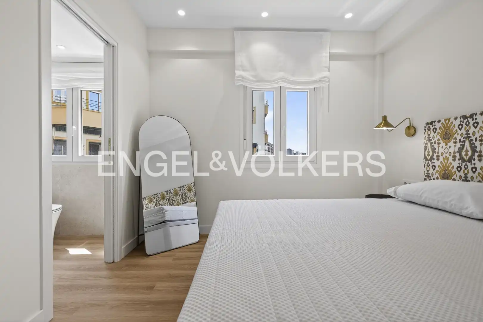 Bedroom of Flat for sale in Sevilla  with Heating, Parquet flooring and Terrace