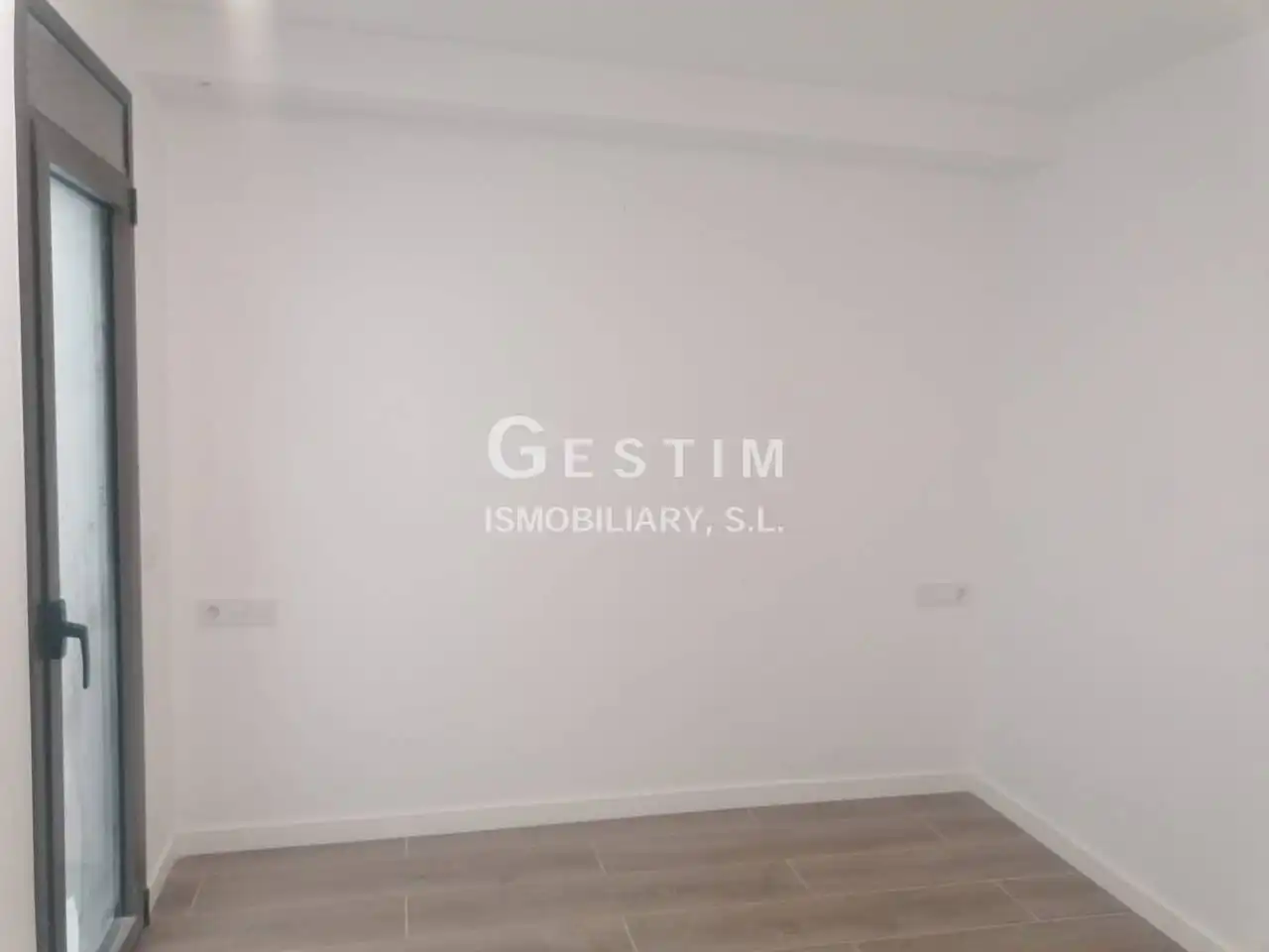Habitación de Piso en venta en Vic con Calefacción, Balcón y Alarma