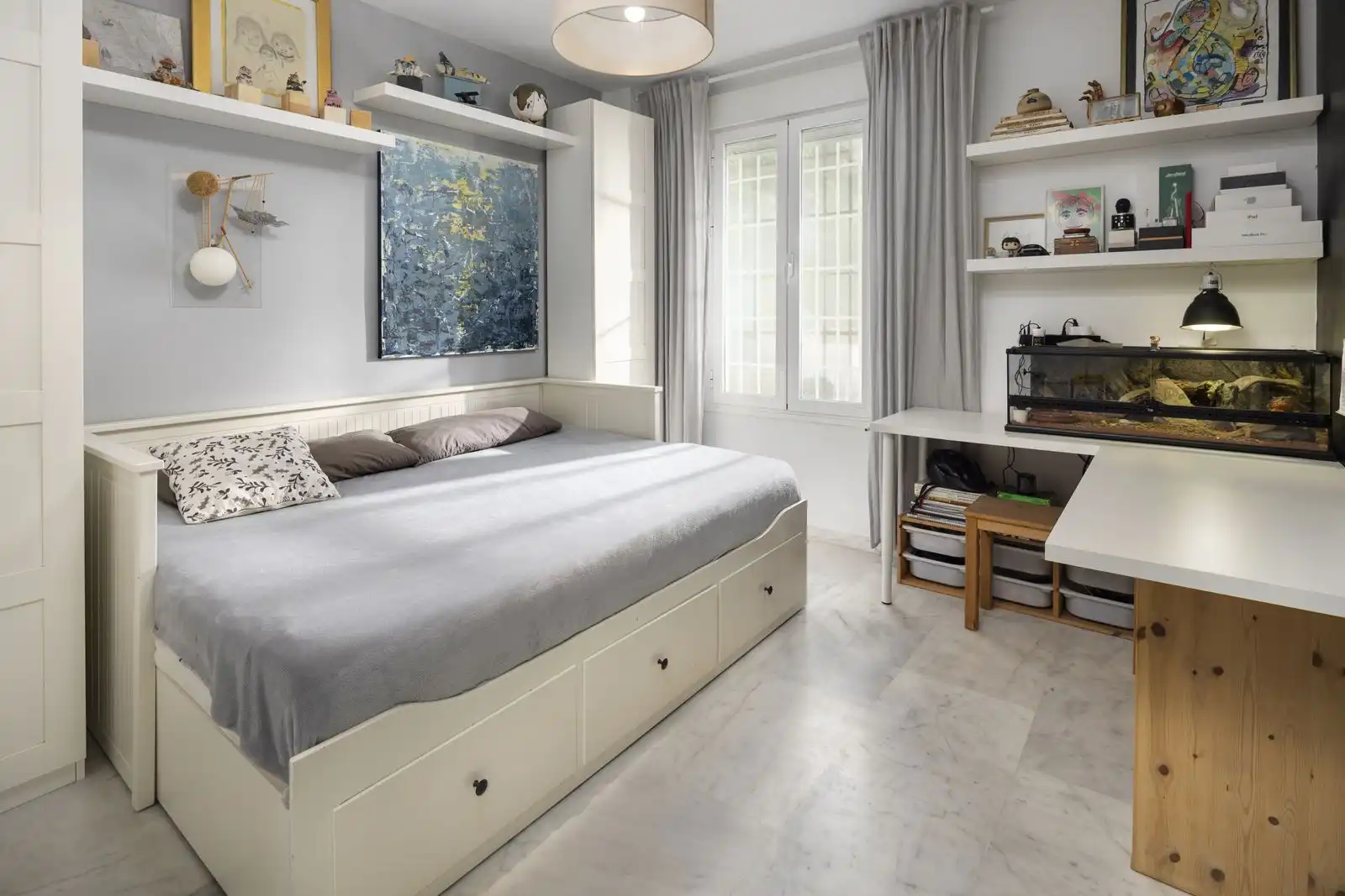 Schlafzimmer von Wohnungen zum Verkauf in Benalmádena mit Klimaanlage, Privatgarten und Terrasse