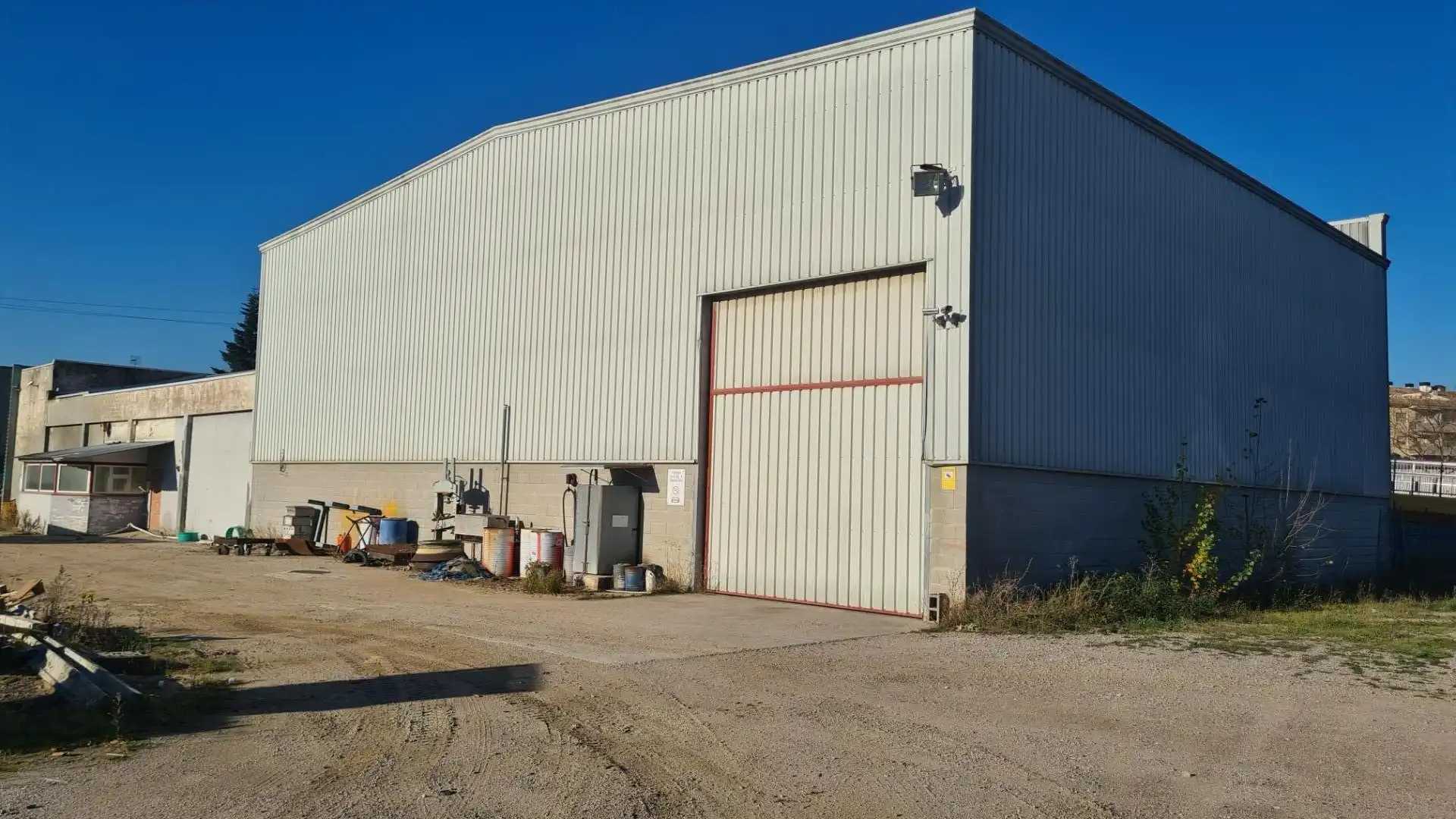 Außenansicht von Fabrikhallen zum Verkauf in Sant Celoni