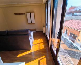 Living room of Duplex to rent in Palencia Capital  with Heating, Parquet flooring and Terrace