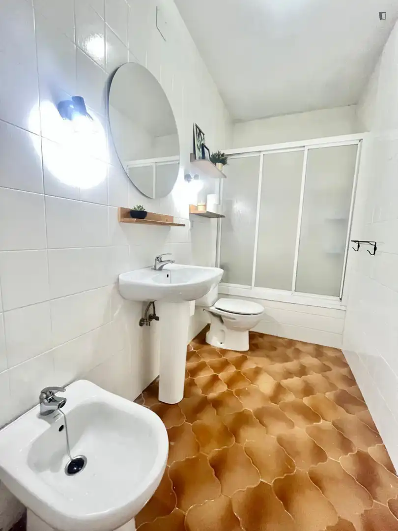 Baño de Casa o chalet para compartir en Santiponce con Amueblado, Horno y Lavadora