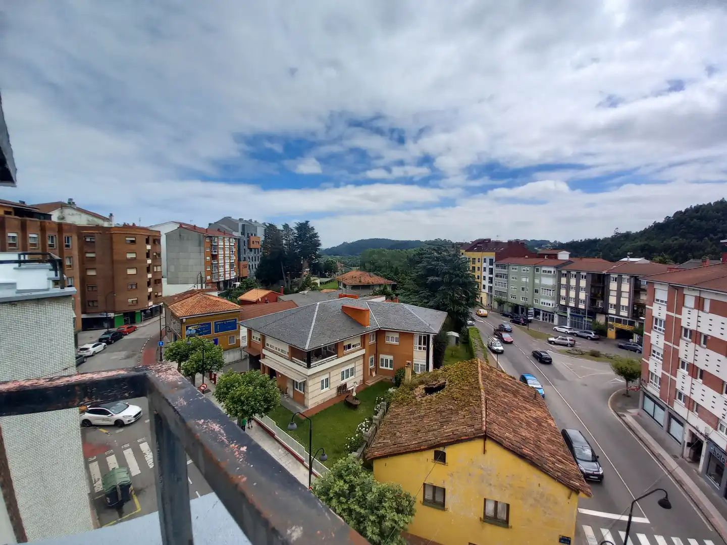 Vista exterior de Pis en venda en Castrillón amb Calefacció, Terrassa i Traster
