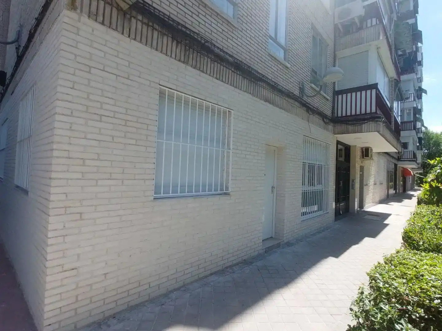 Vista exterior de Piso en venta en Madrid con Aire acondicionado, Jardín privado y Piscina
