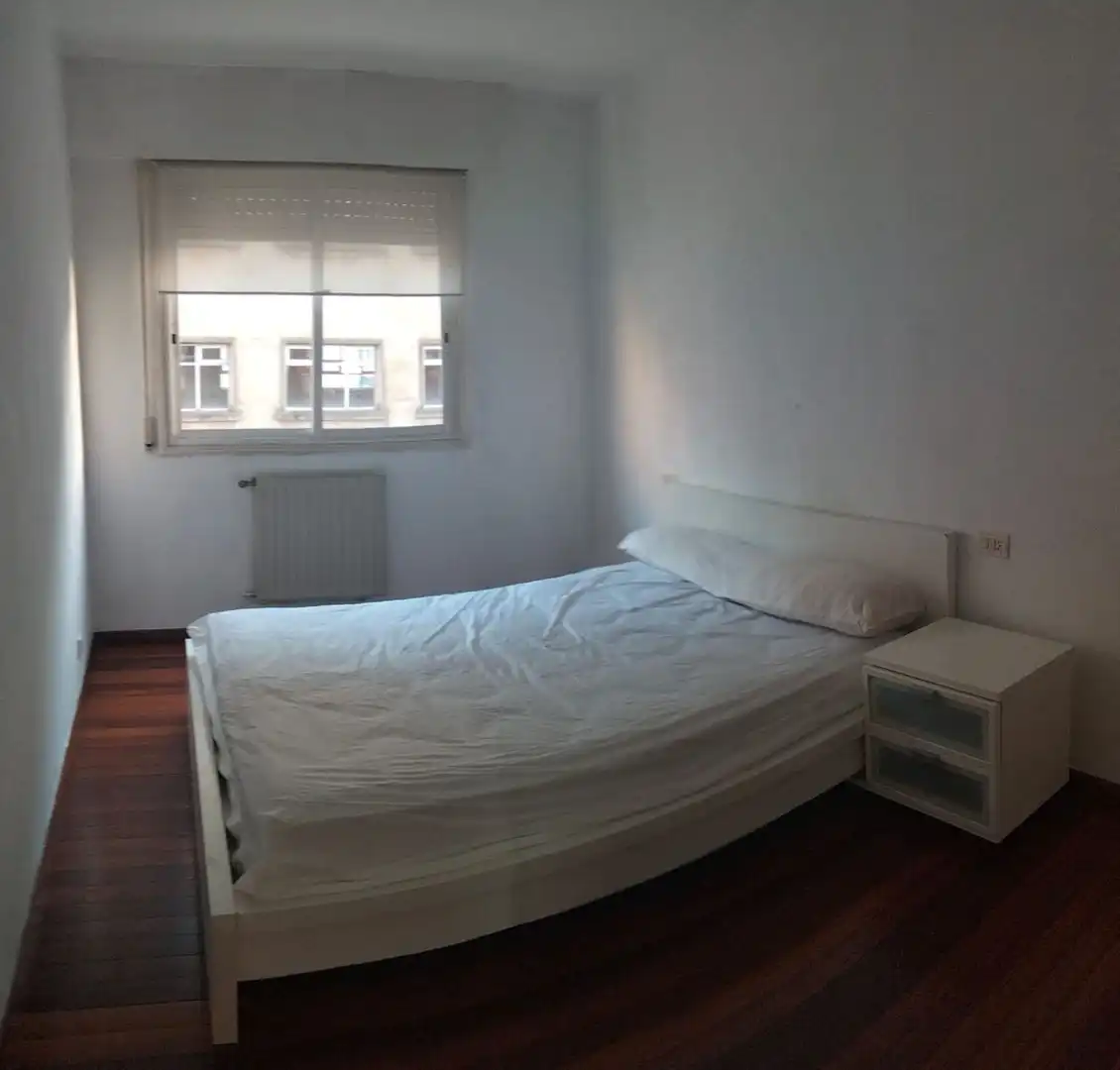 Habitación de Casa o chalet de alquiler en Ensanche - Sar