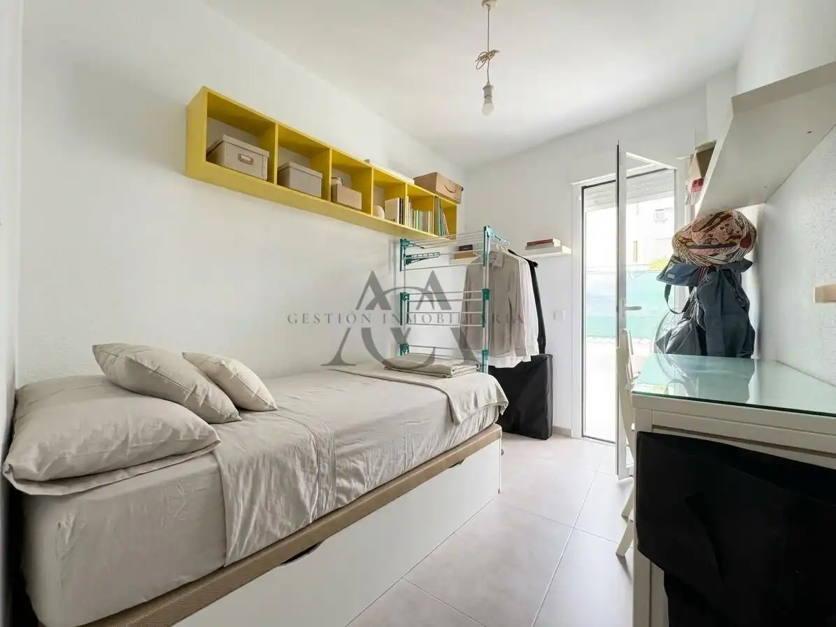Habitación de Piso en venta en Lucena con Aire acondicionado