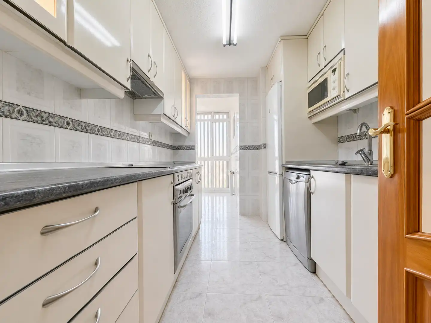 Kitchen of Flat for sale in Coslada  with Air Conditioner and Heating