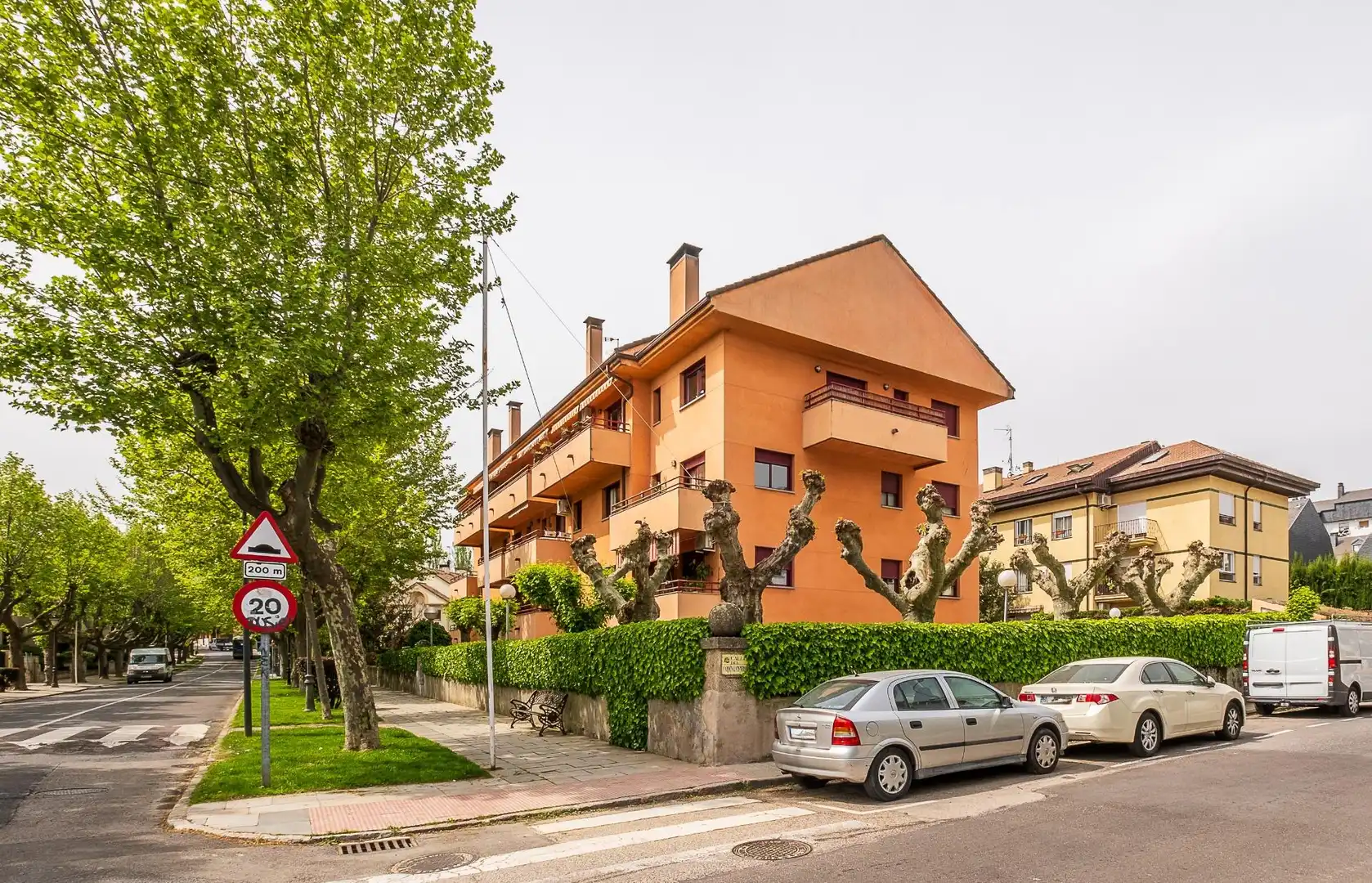 Exterior view of Duplexes for sale in El Escorial  with Heating, Private garden and Parquet flooring