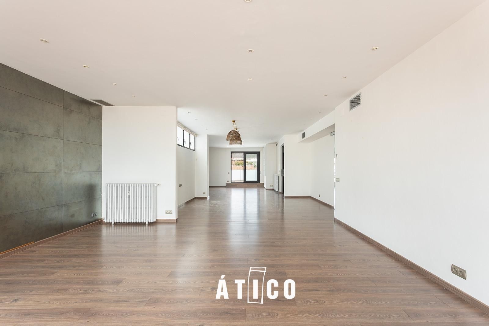 Sala de estar de Ático en venta en  Barcelona Capital con Aire acondicionado, Parquet y Terraza