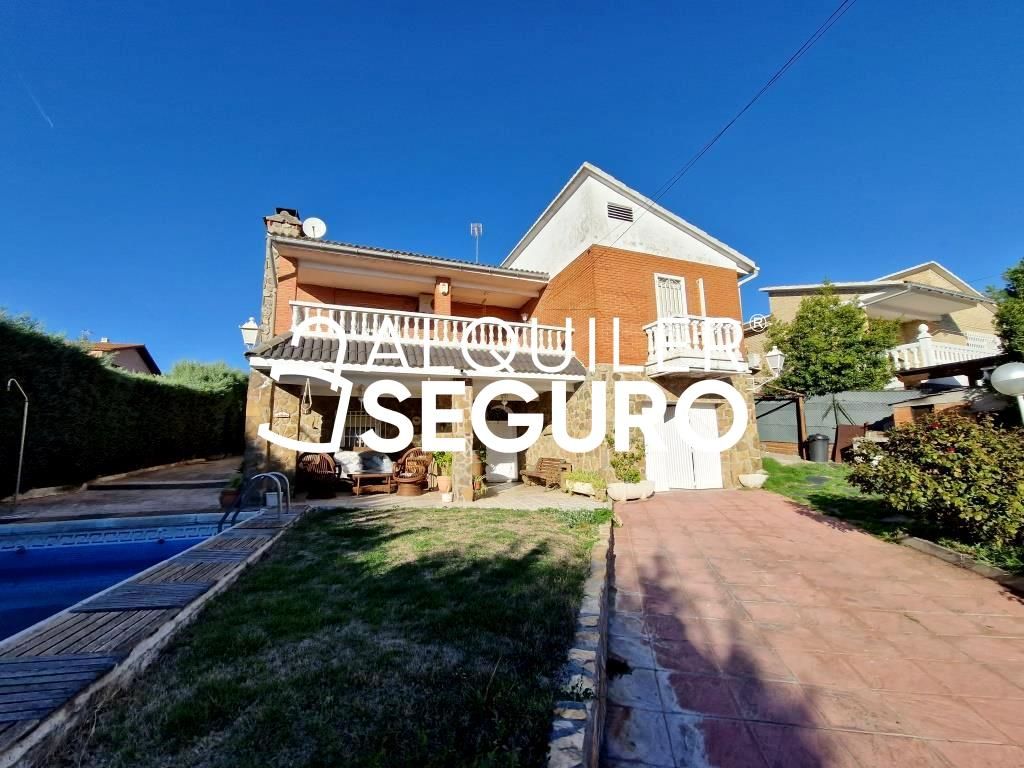 Vista exterior de Casa o xalet de lloguer en Casarrubios del Monte amb Aire condicionat, Calefacció i Terrassa