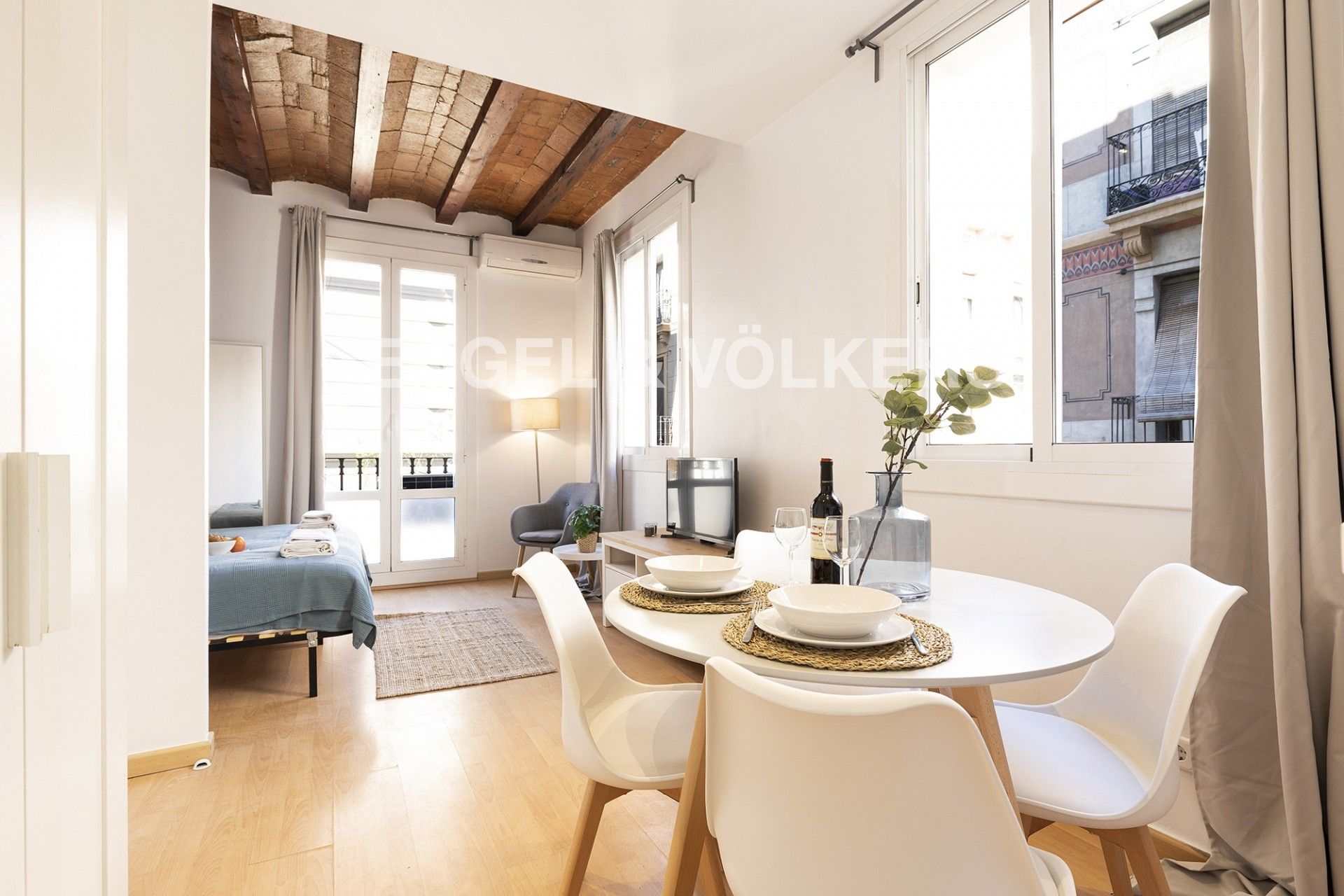 Exterior view of Loft to rent in  Barcelona Capital  with Air Conditioner, Heating and Parquet flooring