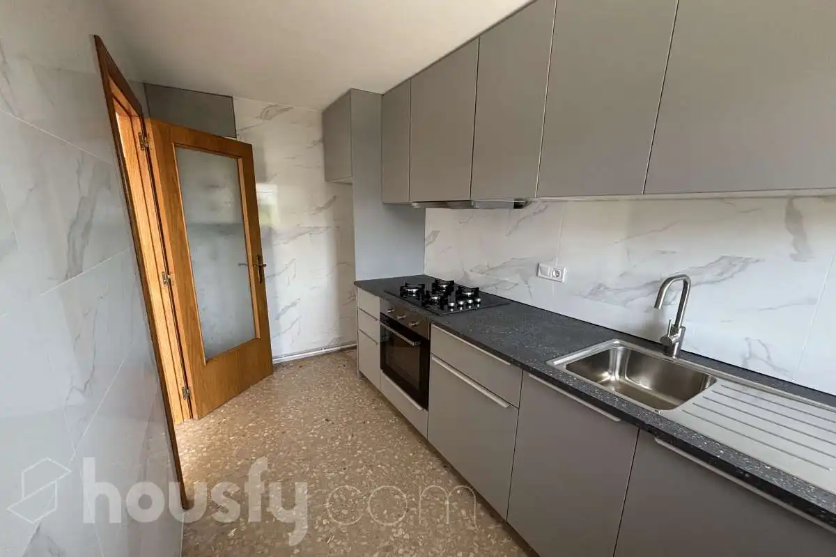 Kitchen of Flat for rent in Terrassa  with Heating, Terrace and Storage room