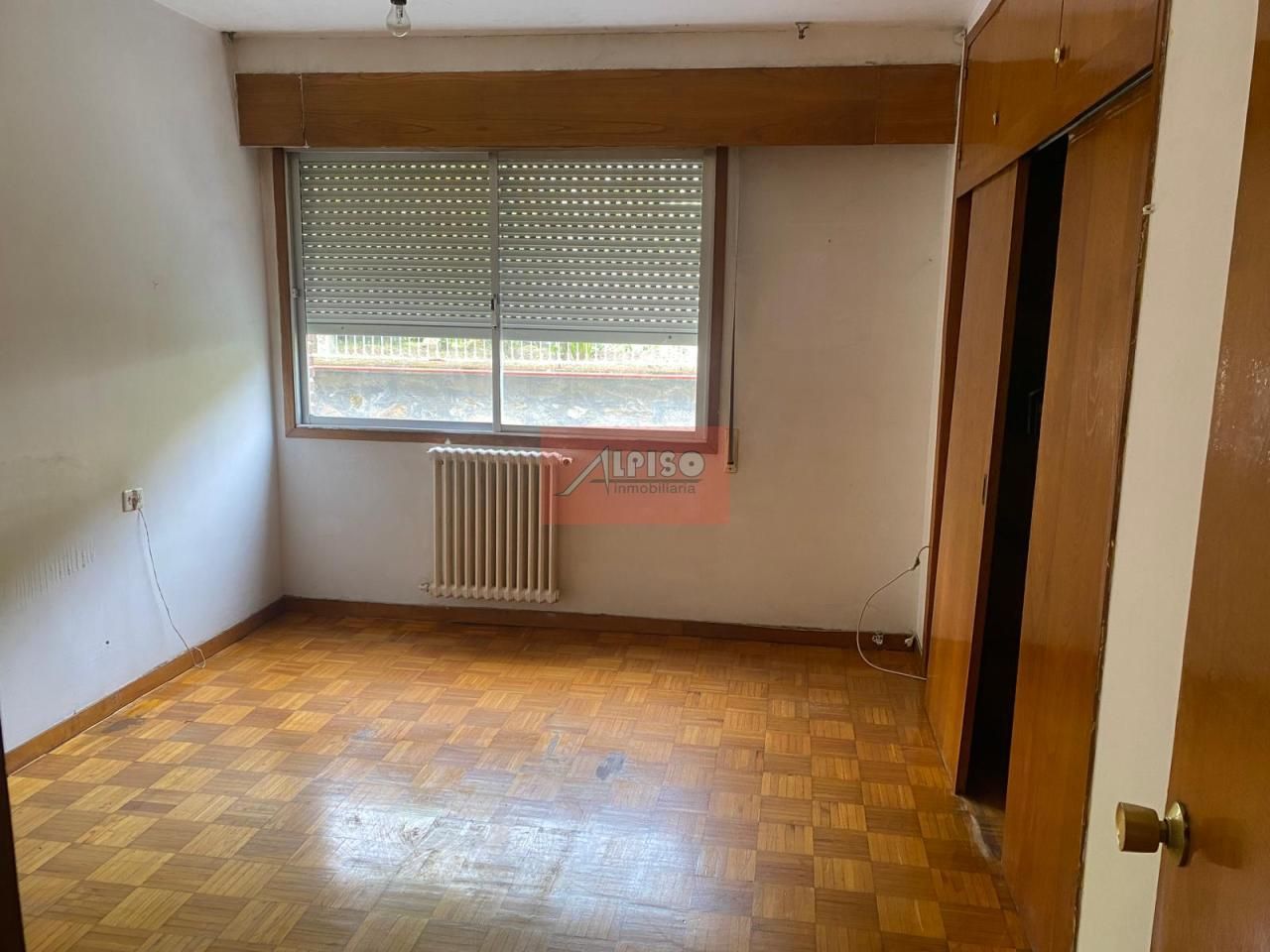 Bedroom of Flat for sale in Ribadavia  with Heating, Parquet flooring and Storage room