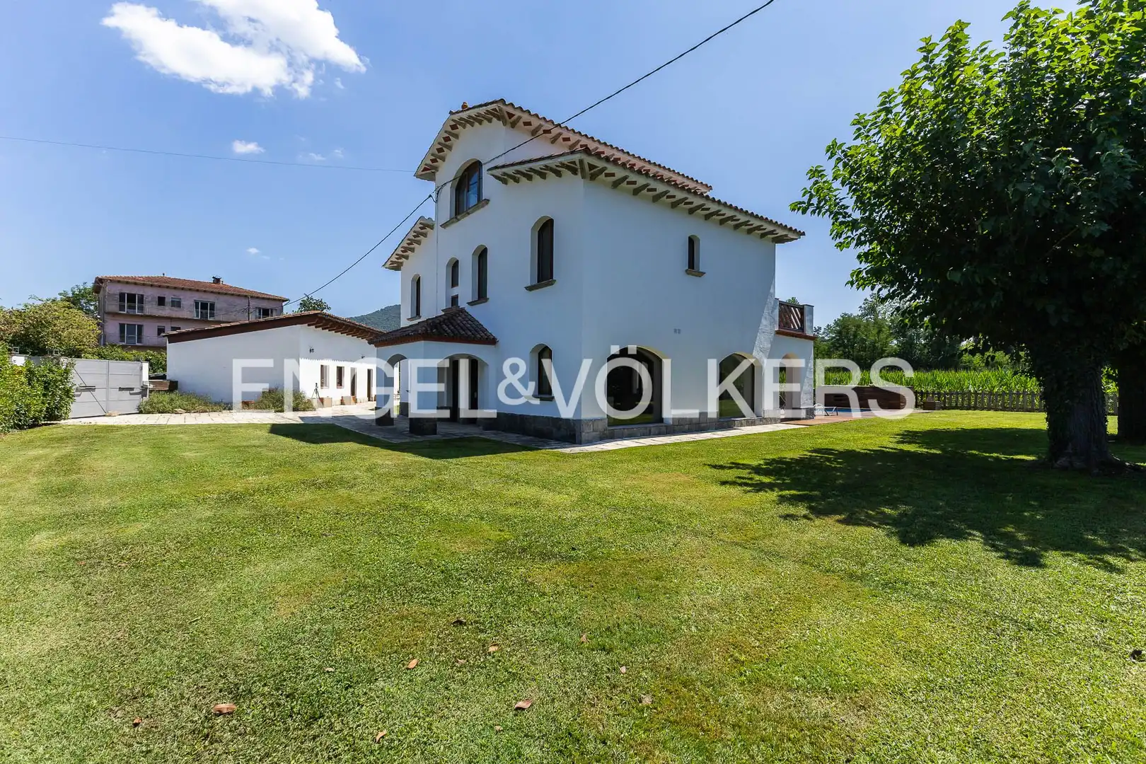 Außenansicht von Haus oder Chalet zum Verkauf in La Vall d'en Bas mit Heizung und Privatgarten