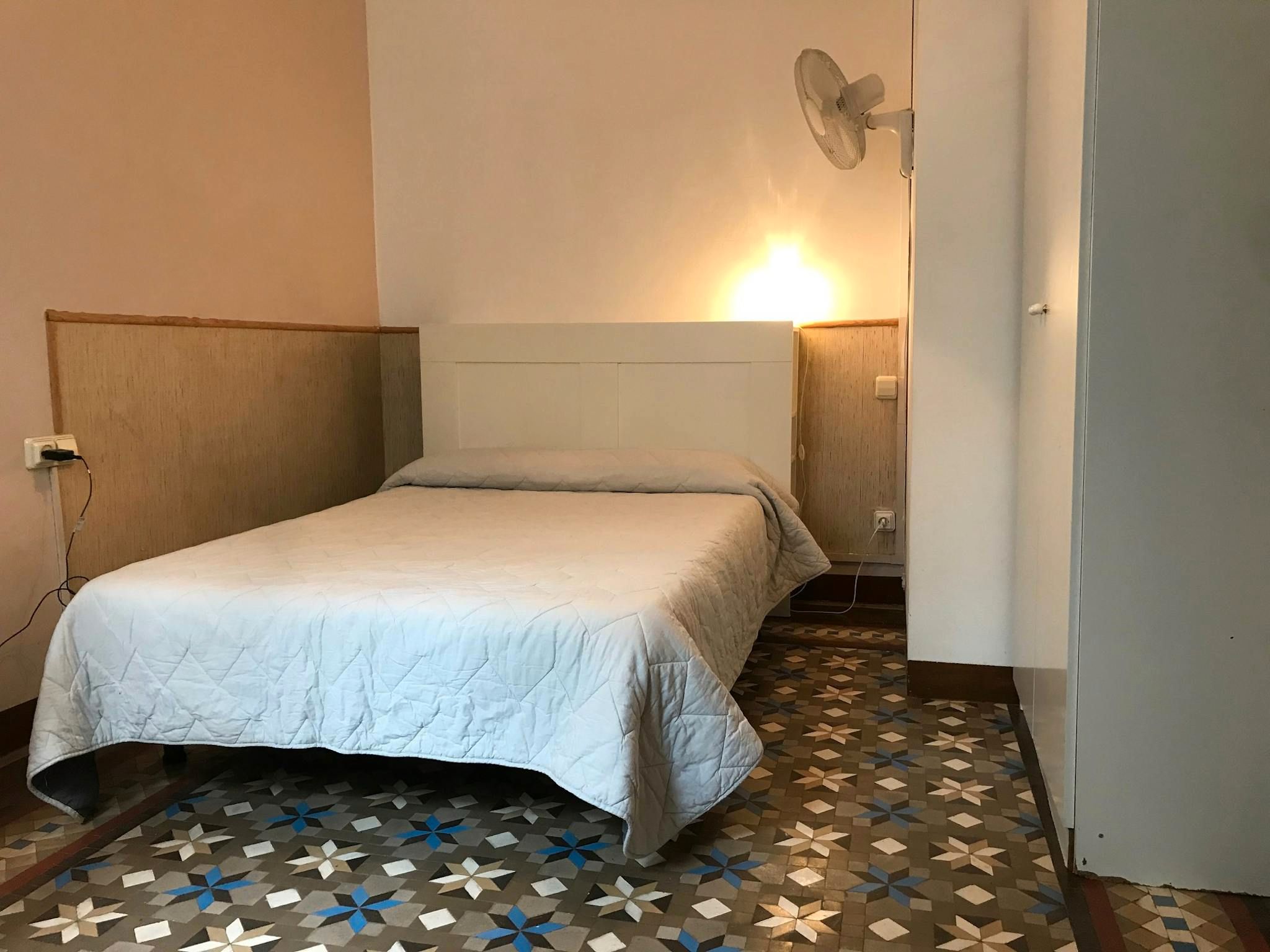 Bedroom of Flat to share in  Barcelona Capital  with Heating, Private garden and Furnished