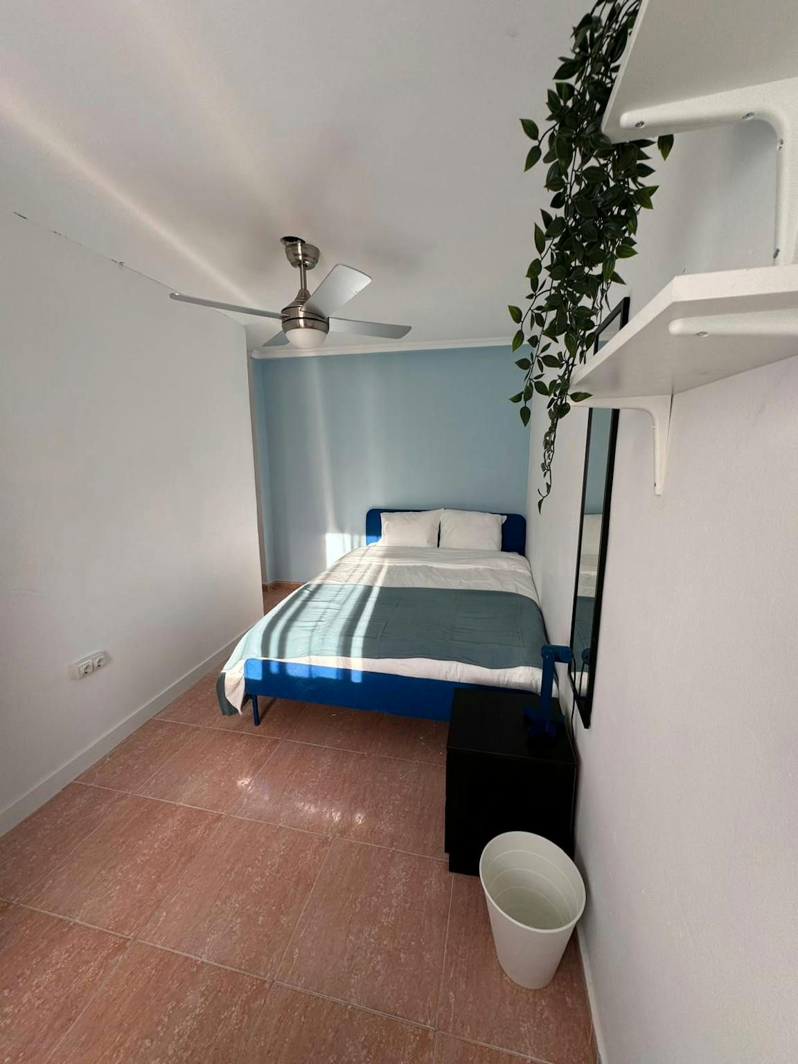 Bedroom of Flat to share in  Valencia Capital  with Air Conditioner, Furnished and Washing machine