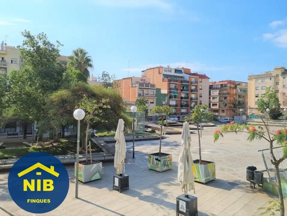 Vista exterior de Estudi en venda en Barcelona amb Parquet