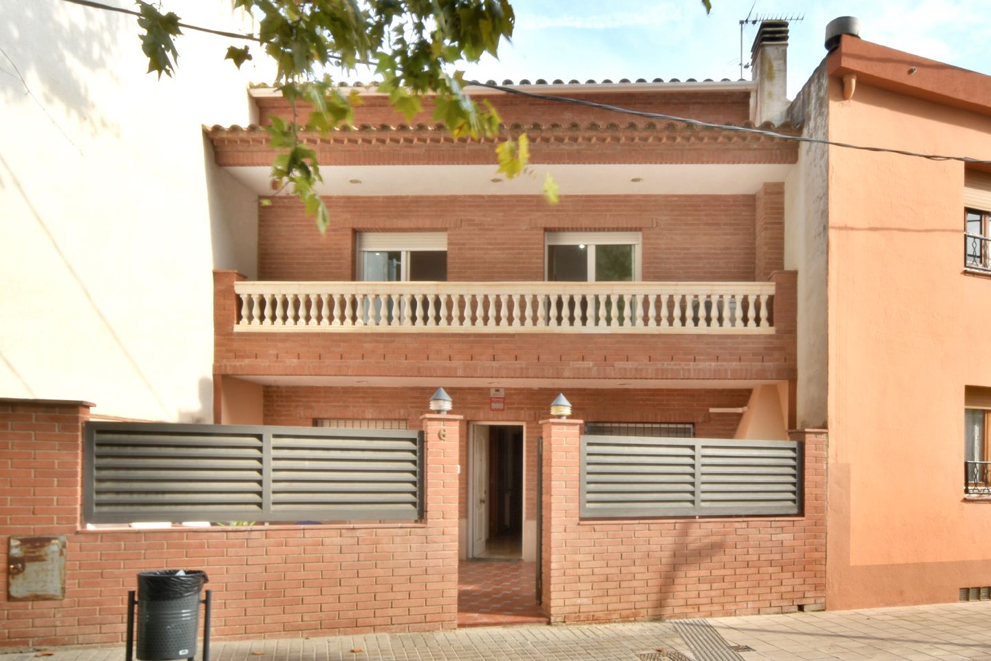 Casa adosada en venta en Carrer de Josep Estrada, Califòrnia - Santa Madrona