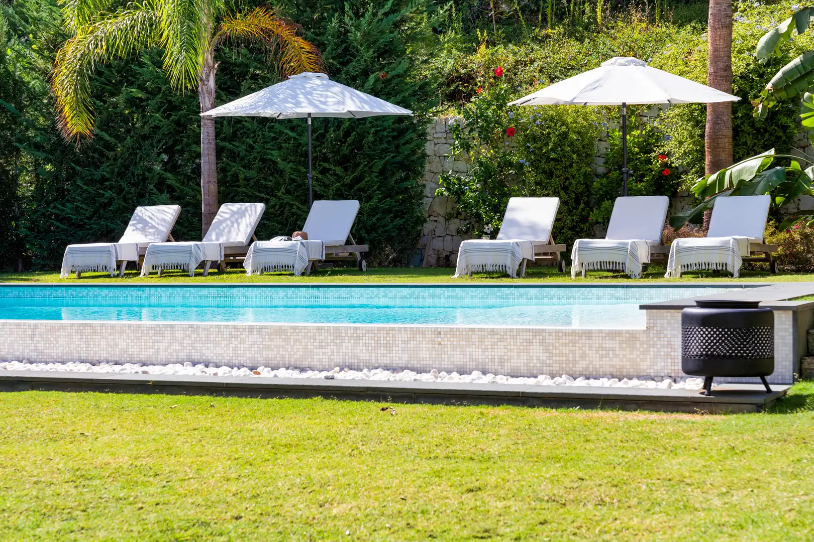 Piscina de Casa o xalet en venda en Marbella amb Aire condicionat, Jardí privat i Terrassa